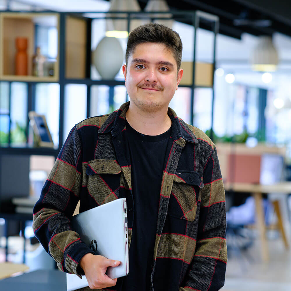 Simon - PR expert