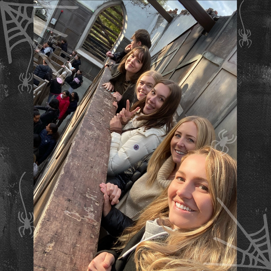 Queuing selfie.